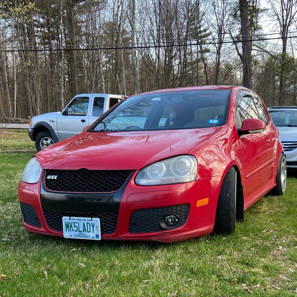 Meet your Posher, Trisha - Picture 2 of 2